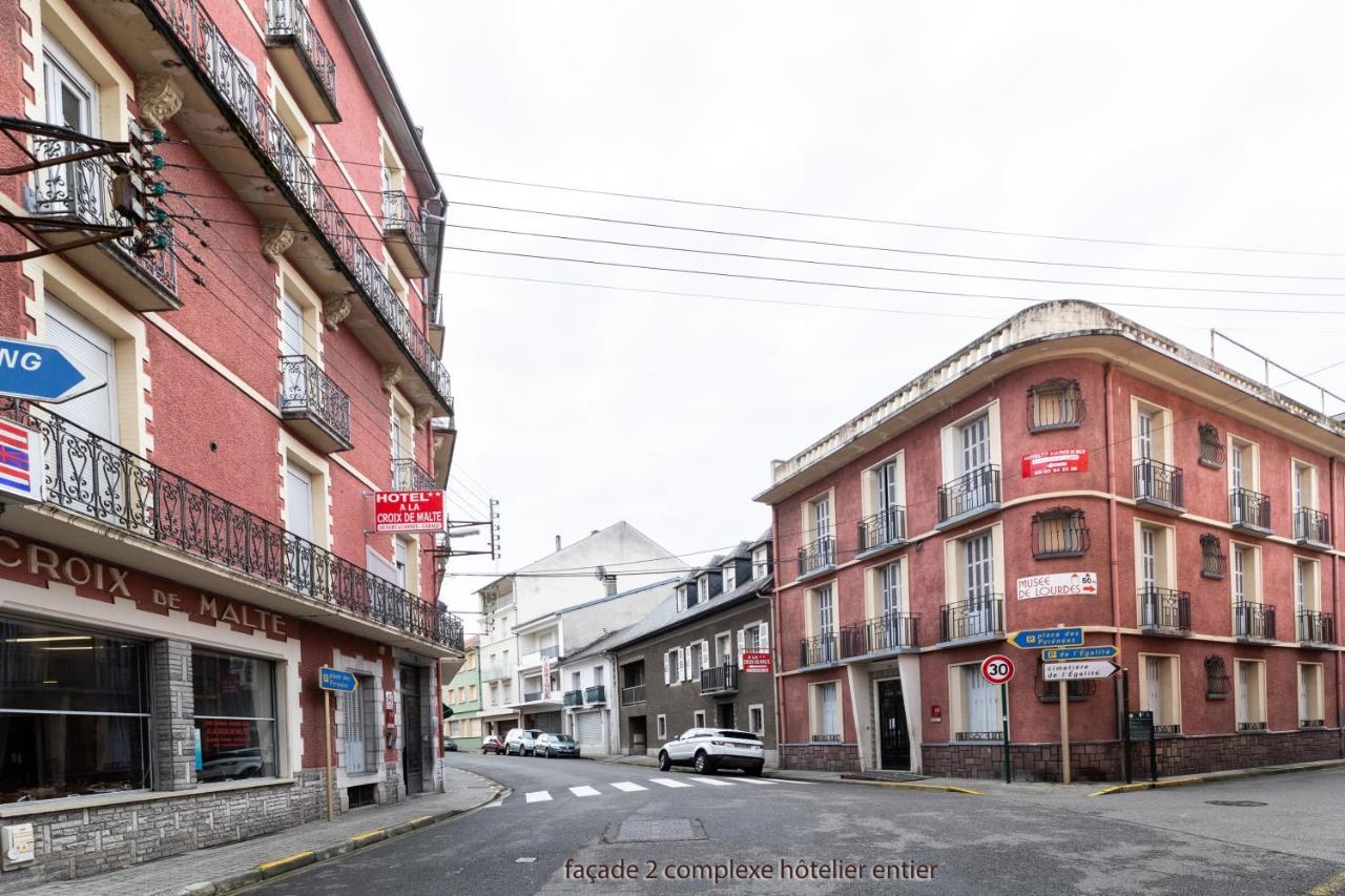 Hotel A La Croix De Malte Lourdes Exterior photo